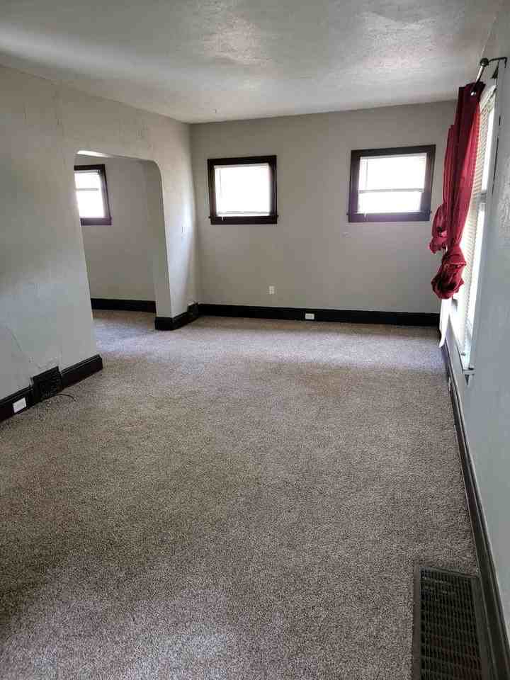 4154 E 142nd St - Photo 2 of 8