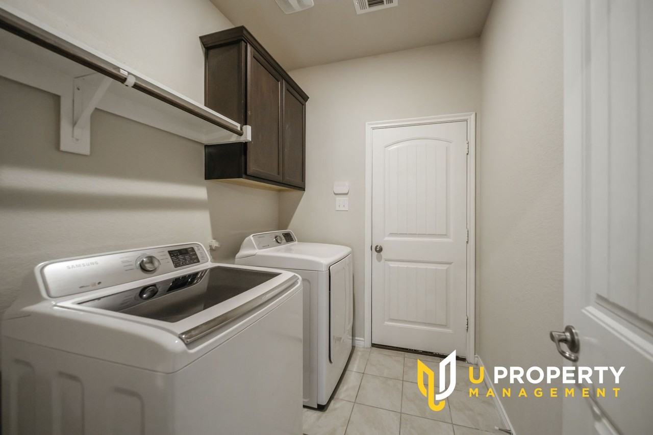 9800 Fox Squirrel Trl - Photo 5 of 31