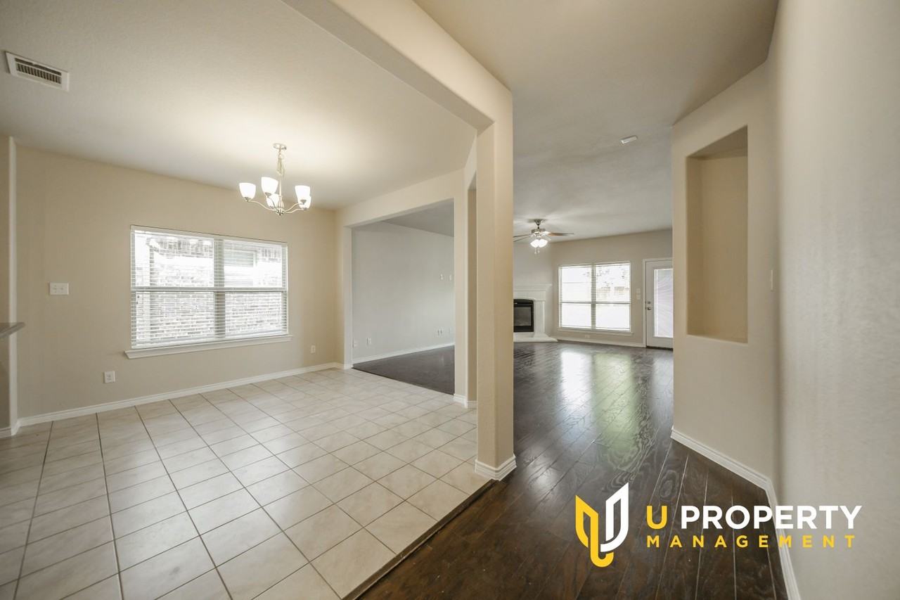 9800 Fox Squirrel Trl - Photo 6 of 31