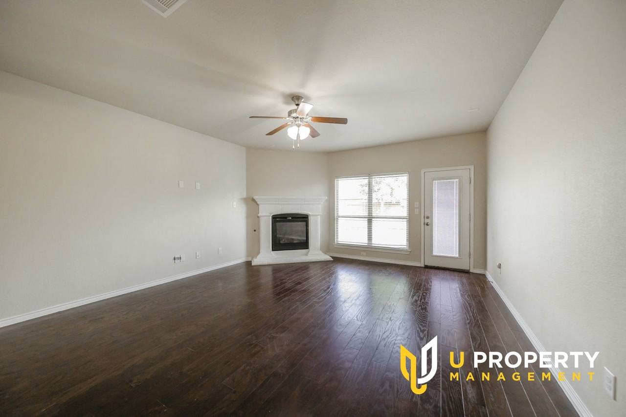 9800 Fox Squirrel Trl - Photo 7 of 31