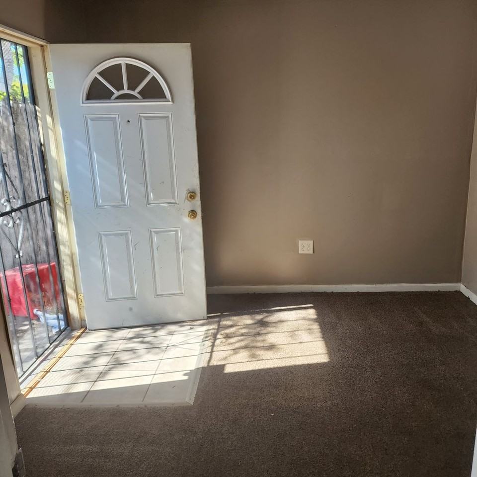 1992 McKinley - Photo 2 of 11