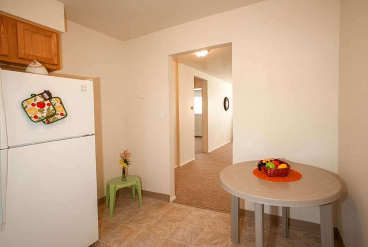 State Place Apartment Homes - Photo 7 of 19