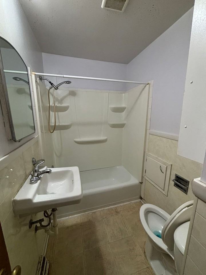 811 Allen St - Photo 6 of 6