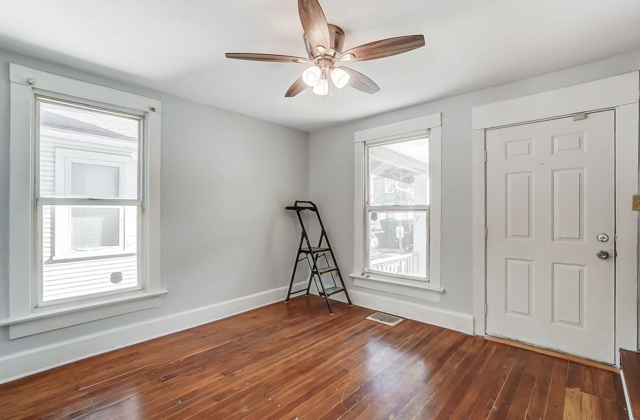 57 Mason St - Photo 5 of 26