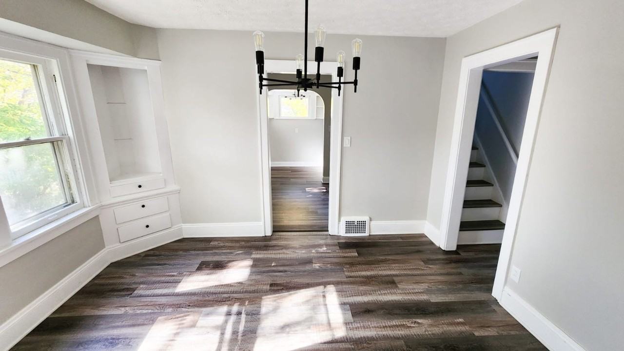 35 Thames Ave - Photo 2 of 18