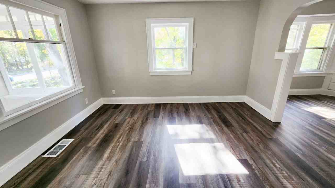 35 Thames Ave - Photo 5 of 18