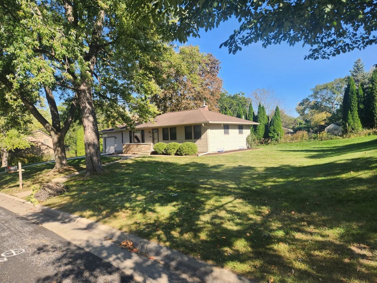 5200 Tonyawatha Trl - Photo 2 of 24