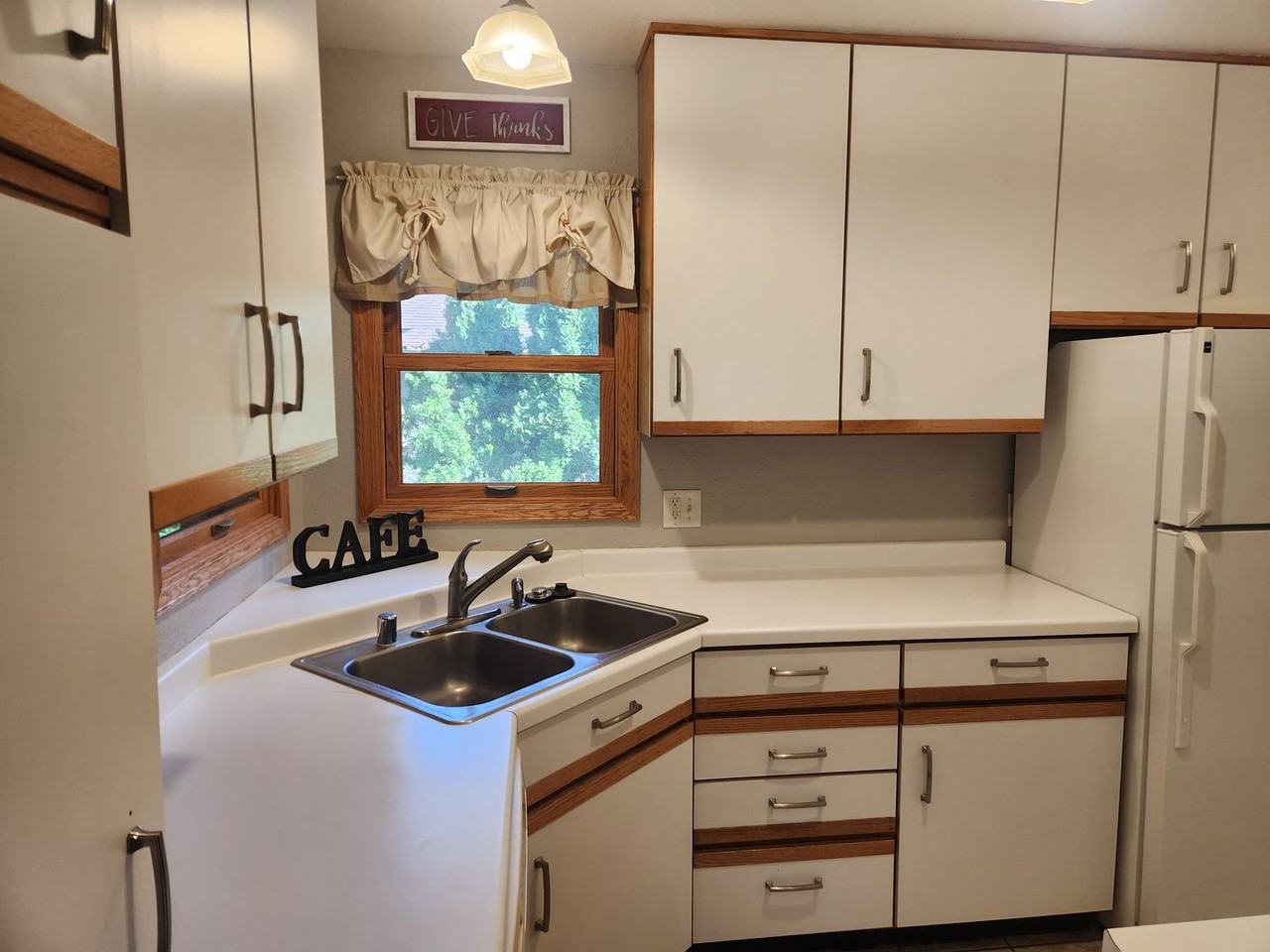 5200 Tonyawatha Trl - Photo 3 of 24