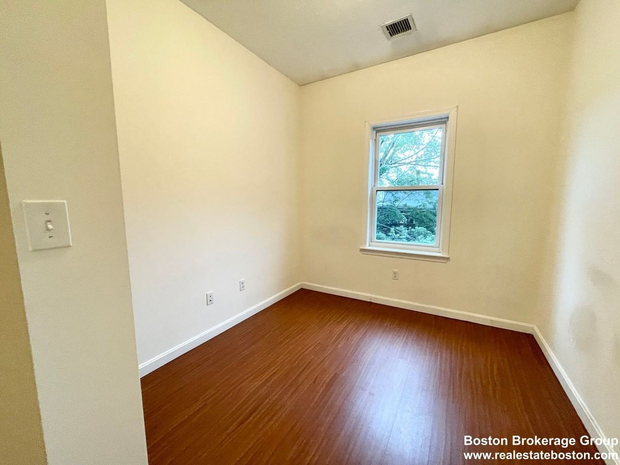 100 Hillside Street - Photo 3 of 11