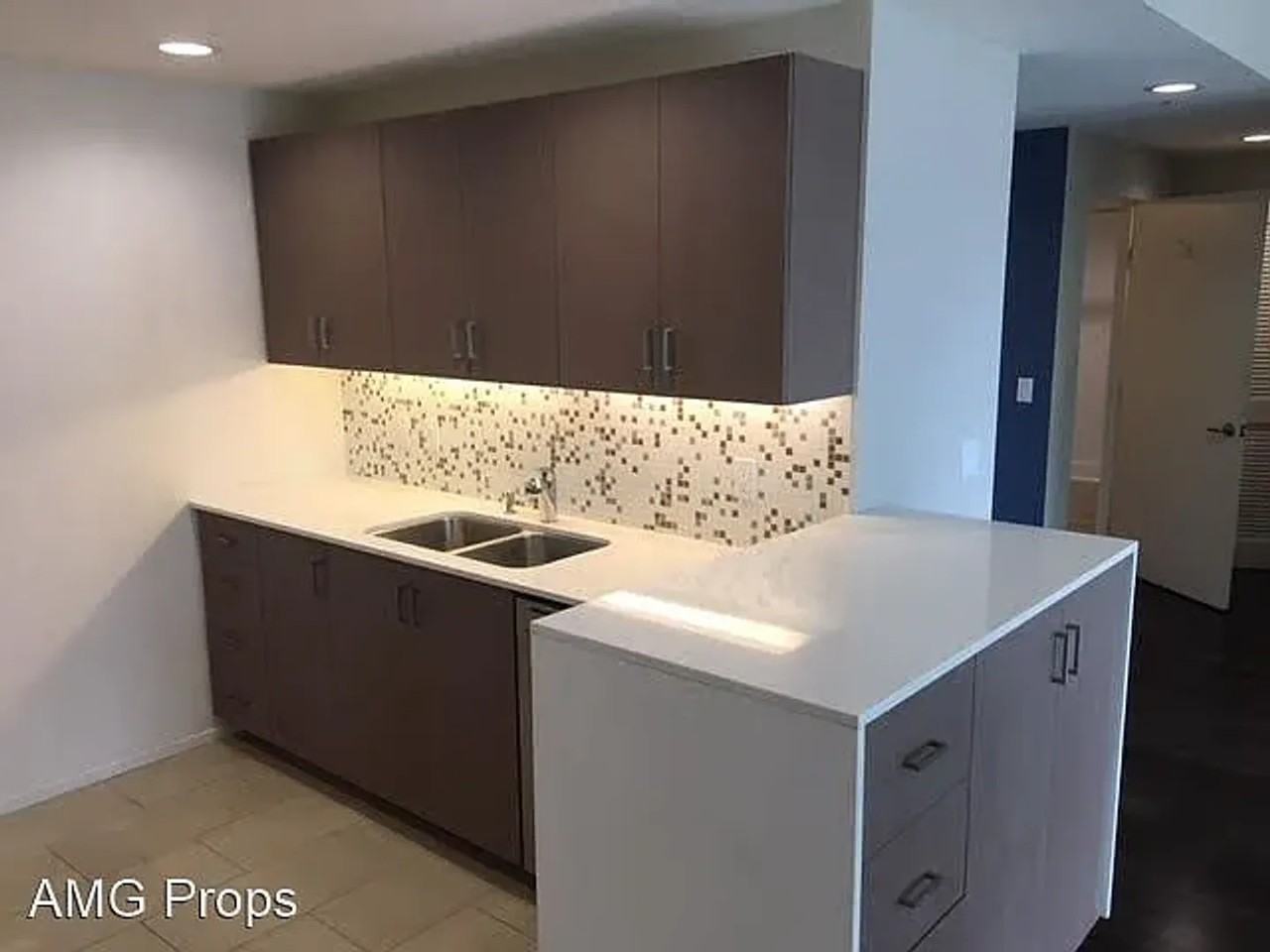 3100 6th Ave - Photo 3 of 16