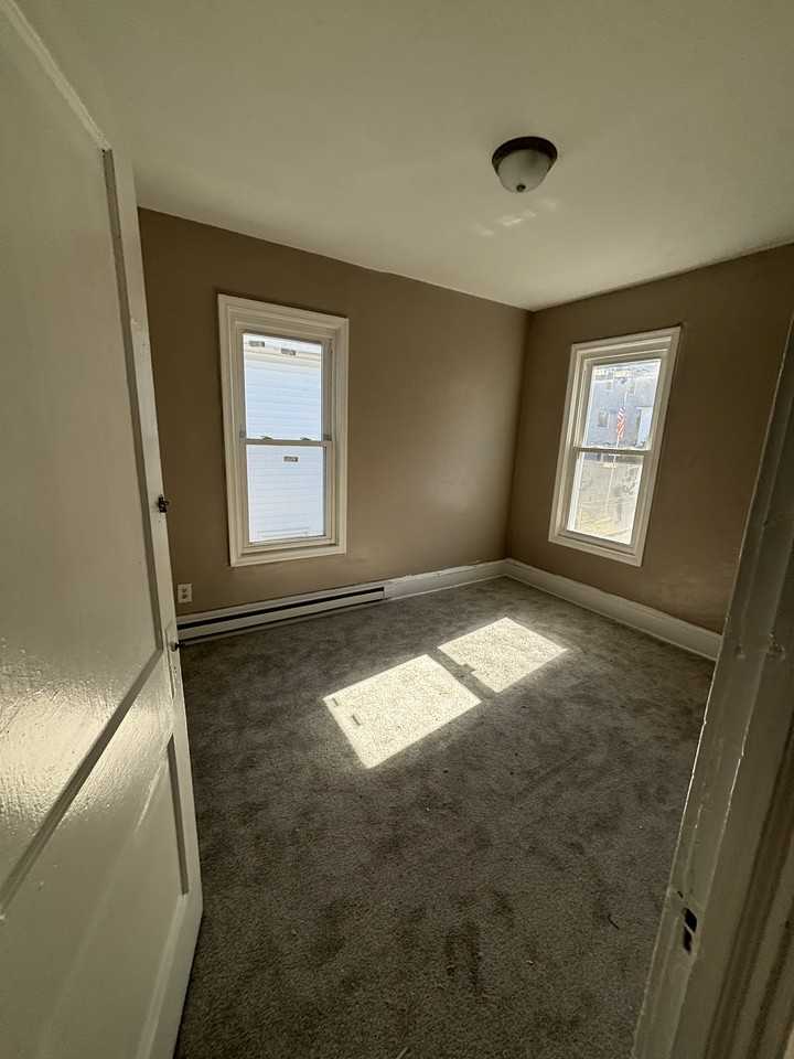 8 E Abbott St #NA - Photo 2 of 9