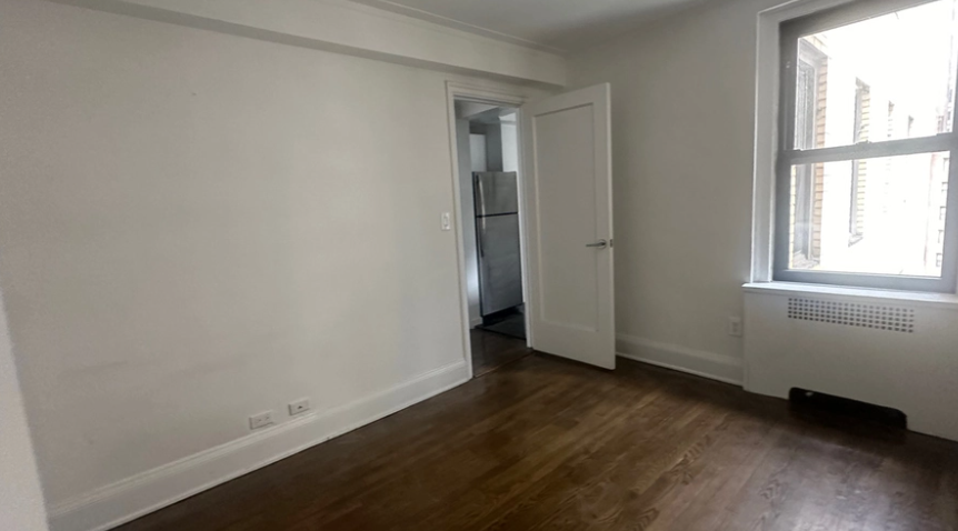 133 E 38th St #09A - Photo 3 of 7