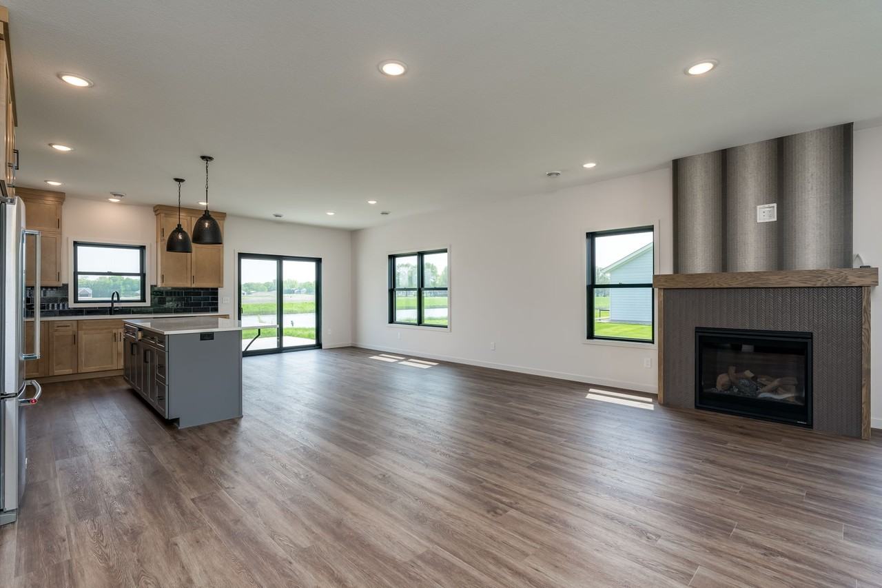 2112 Deerwood Dr #NA - Photo 6 of 11