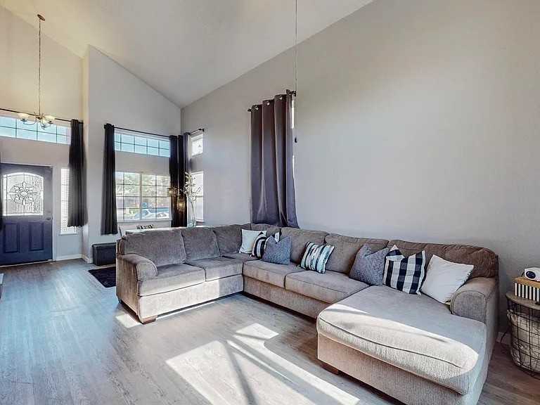 10512 Taurus Ct Nw #NA - Photo 3 of 18