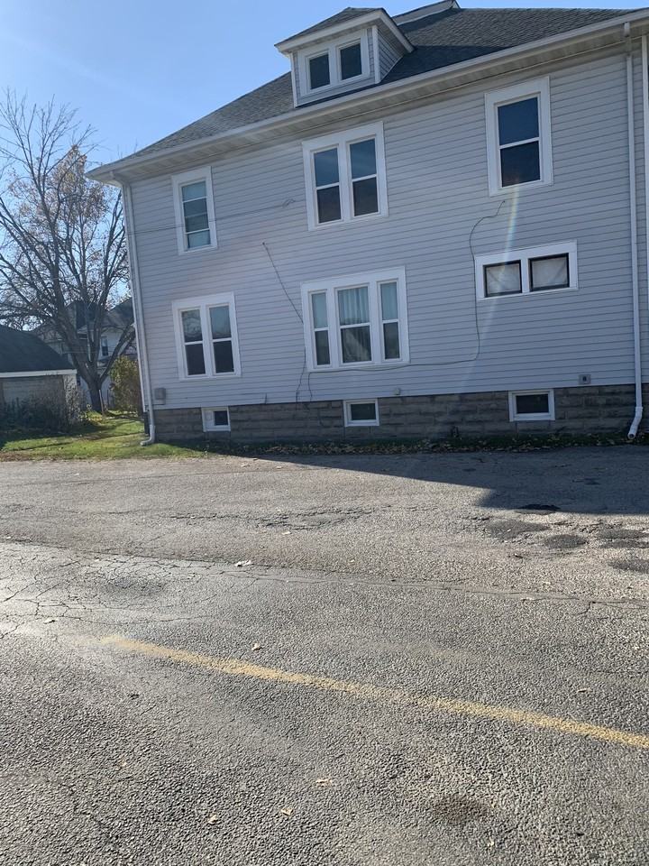 403 E 5th St #403 - Photo 3 of 25