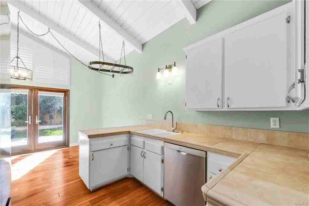 9 Woodrush - Photo 3 of 8