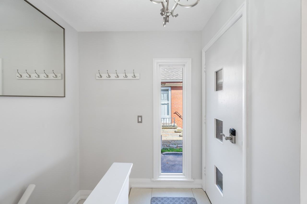 66 Ferncroft Drive - Photo 3 of 37