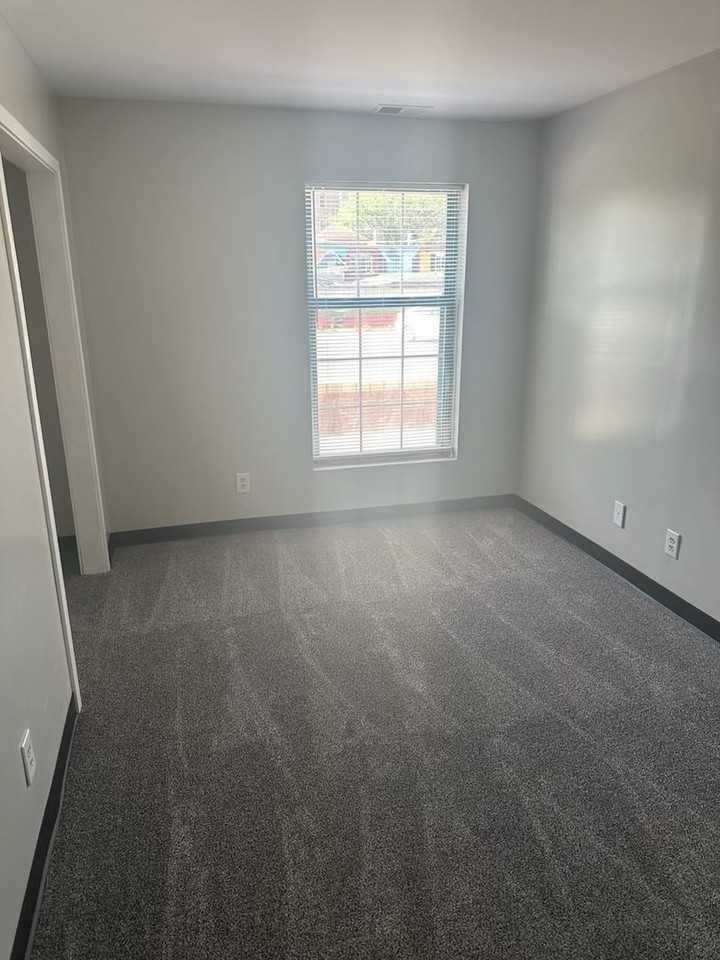 District on Dill - Photo 5 of 24