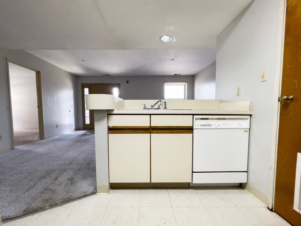 District on Dill - Photo 4 of 24