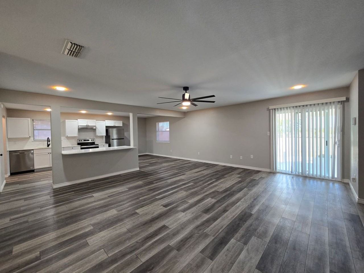 3201 Westwood Dr - Photo 7 of 25