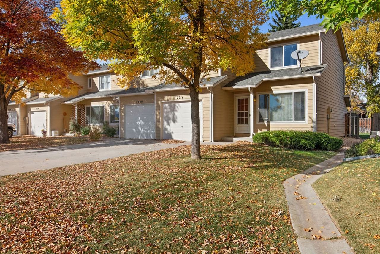 2016 Glenmoor Dr - Photo 2 of 32