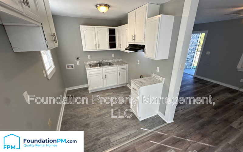 2344 Warren St - Photo 3 of 8