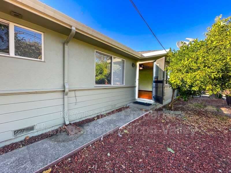 2182 East Ave - Photo 2 of 15