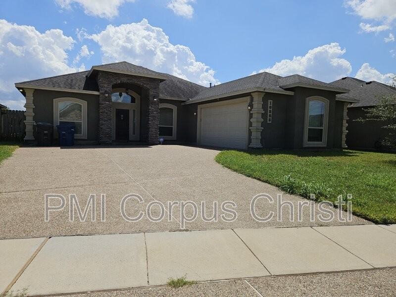 10325 Beverly Hills Dr - Photo 2 of 44