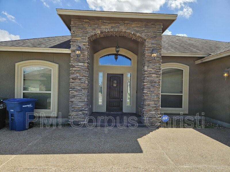 10325 Beverly Hills Dr - Photo 3 of 44