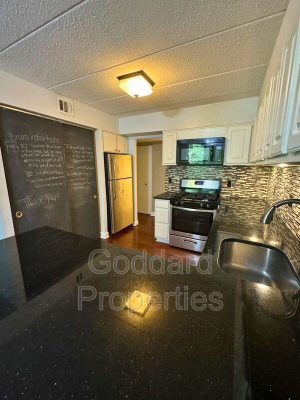 5657 Harpers Farm Rd #D - Photo 3 of 17