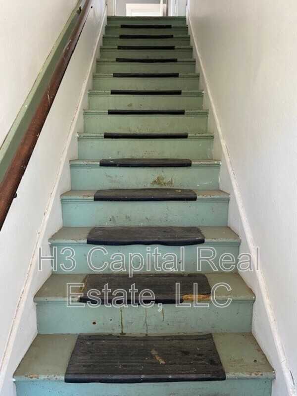 2259 Grand Ave #B - Photo 2 of 10