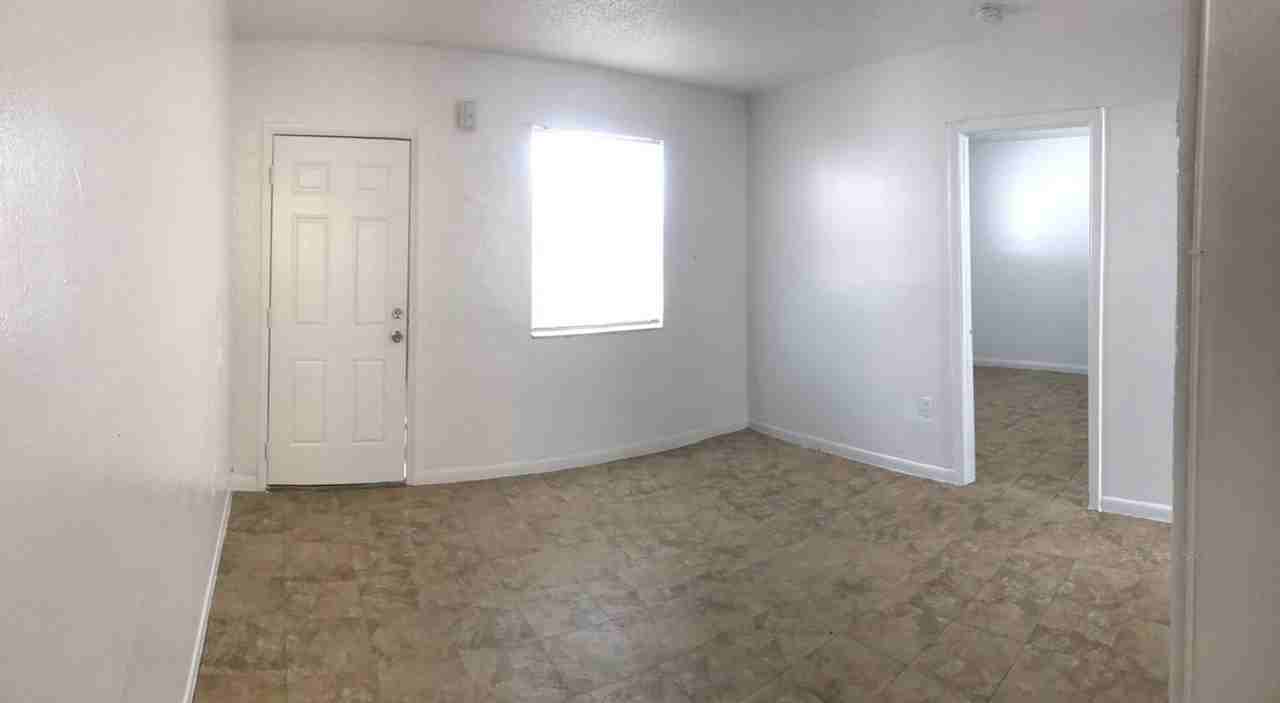1805 Nw 2nd Ct - Photo 3 of 12