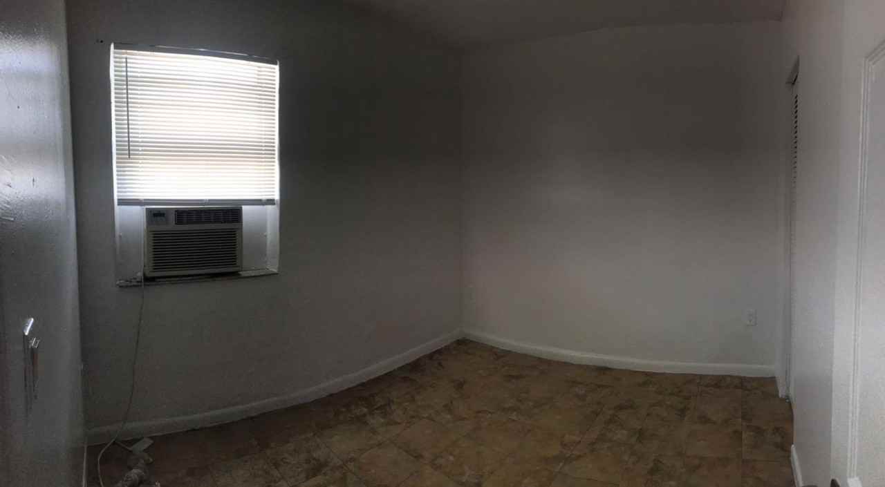 1805 Nw 2nd Ct - Photo 6 of 12