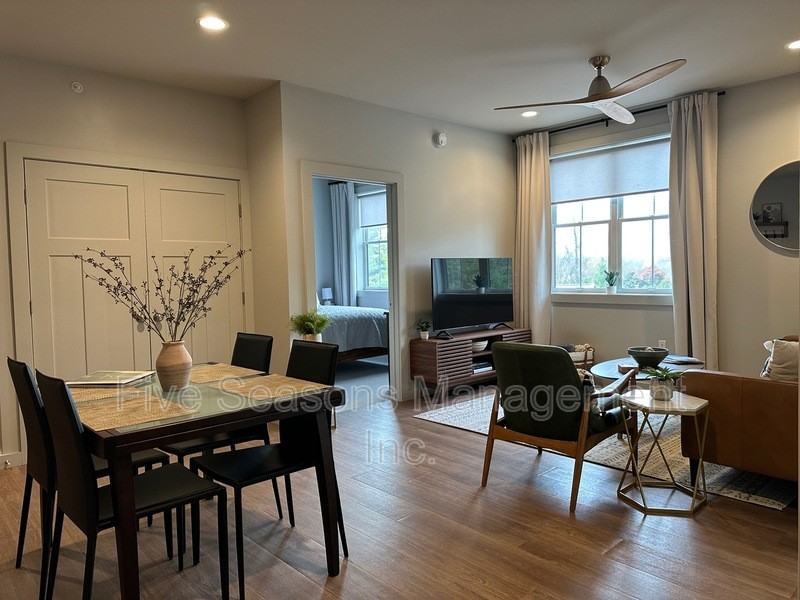 2916 Shelburne Rd - Photo 3 of 17