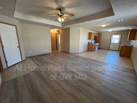 1211 N Northwood Ave - Photo 1 of 1