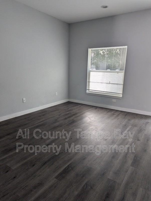 3802 W Elrod Ave #3 - Photo 7 of 33