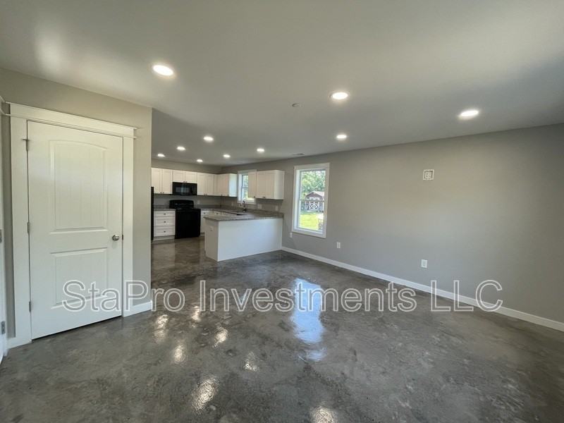 1128 Slaters Creek Rd ***Coming Soon**** #A - Photo 4 of 16