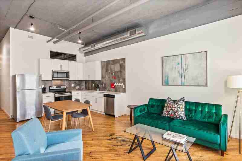 1108 E 30th St #221 - Photo 4 of 17