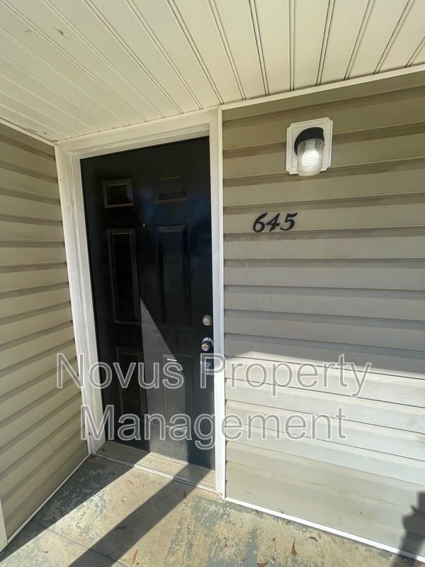 645 South St - Photo 3 of 12