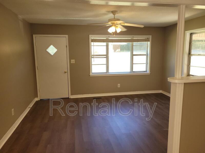 163 Miller St - Photo 2 of 14