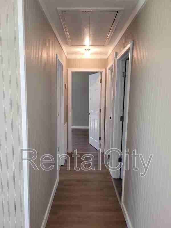 163 Miller St - Photo 3 of 14