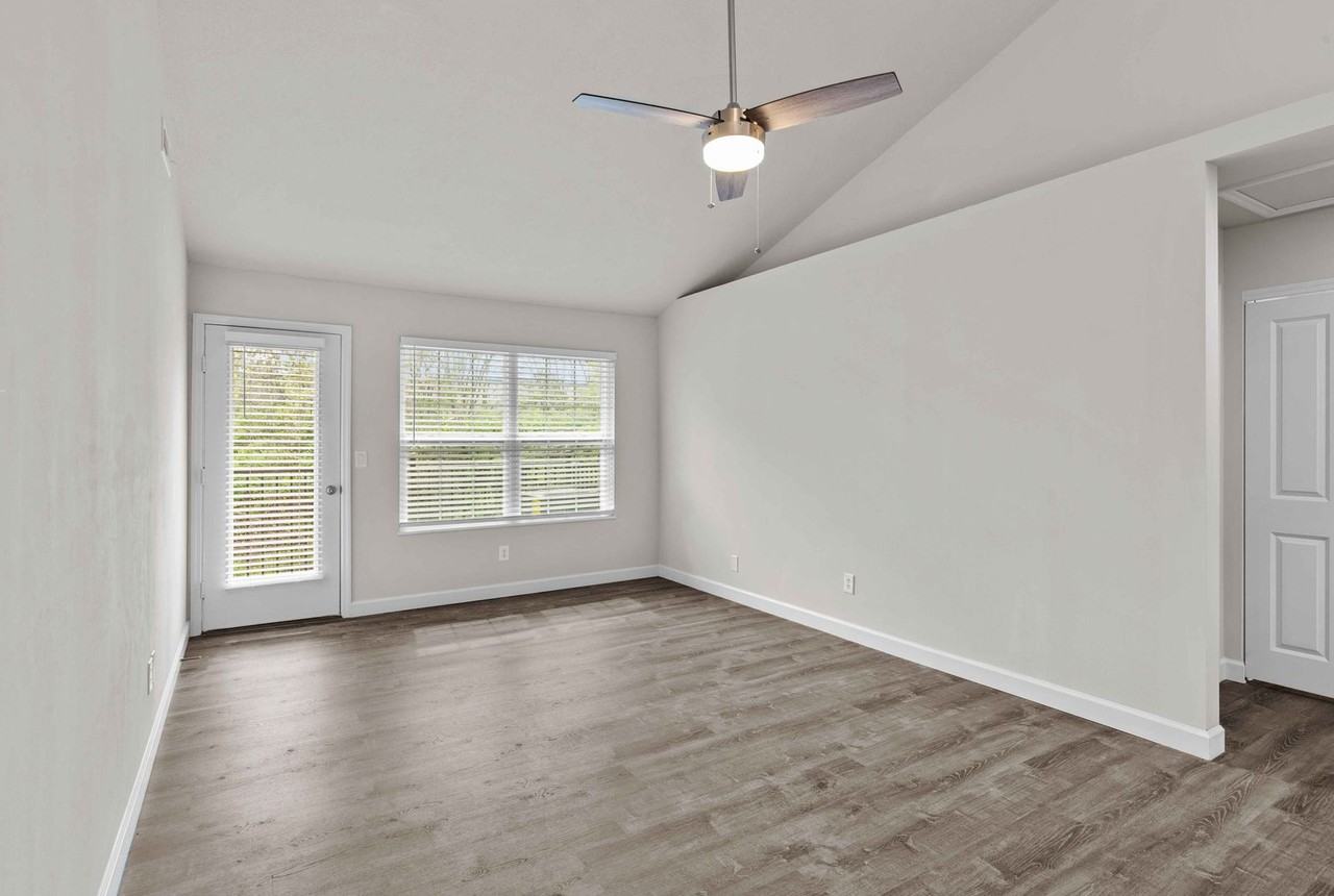 2318 Sherman Square Dr - Photo 2 of 19