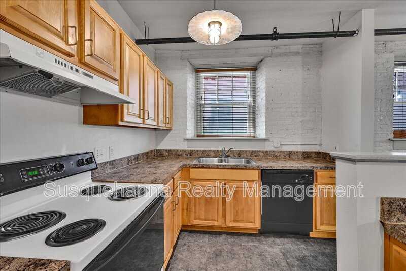 614 N Charlotte St #103 - Photo 2 of 20