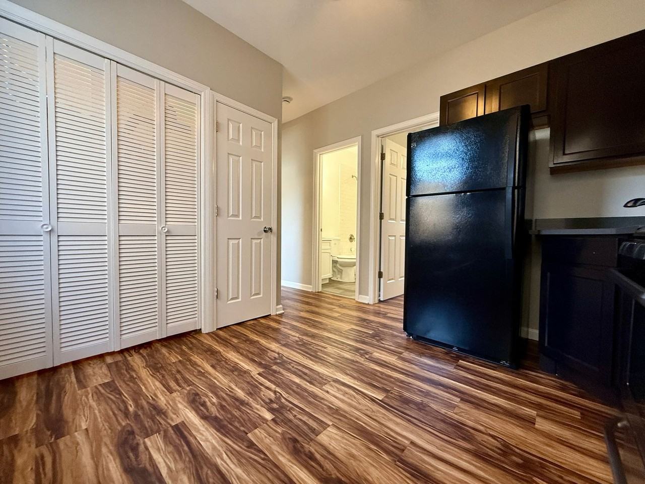 3534 S Parnell - Photo 2 of 15