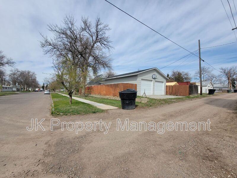 1600 7th Ave N - Photo 5 of 21