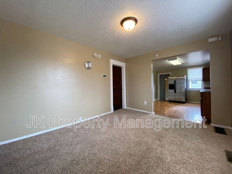 1600 7th Ave N - Photo 7 of 21