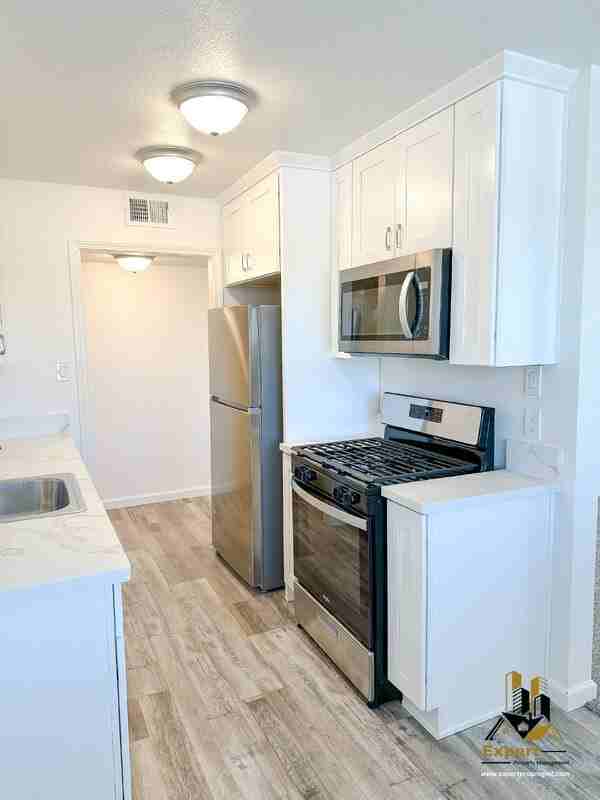 7145 Bacchini Ave - Photo 5 of 16