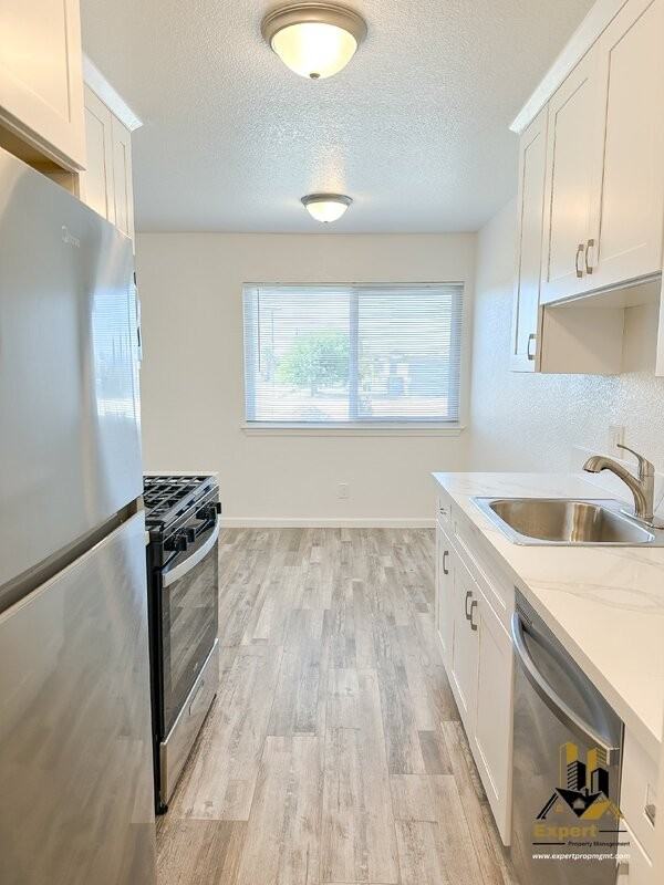 7145 Bacchini Ave - Photo 6 of 16