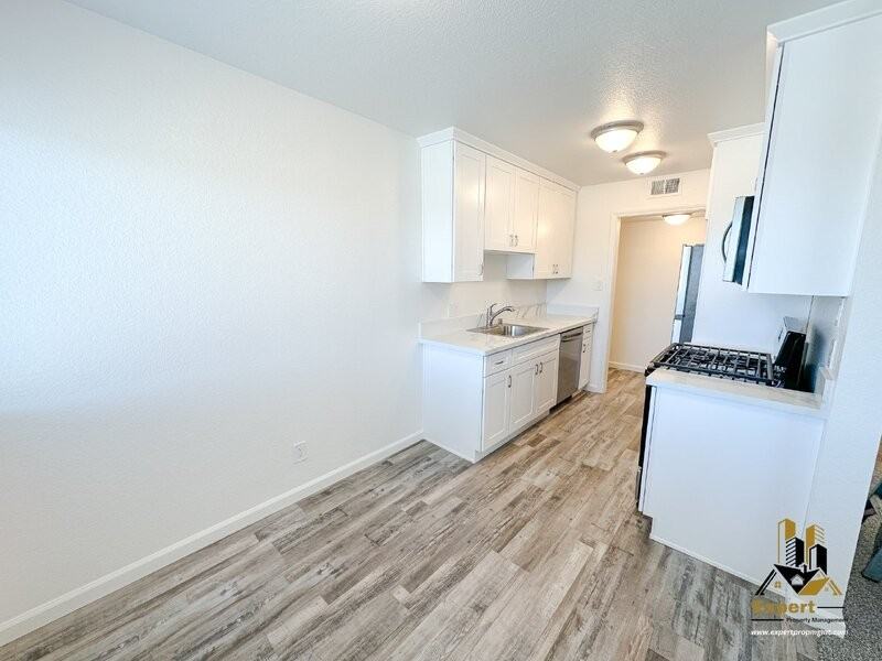 7145 Bacchini Ave - Photo 7 of 16