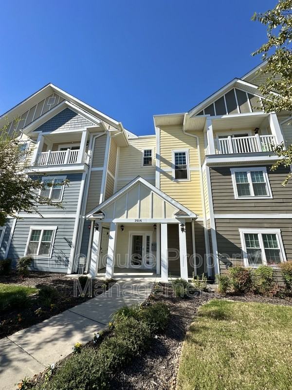 1016 Thoroughgood Way #305